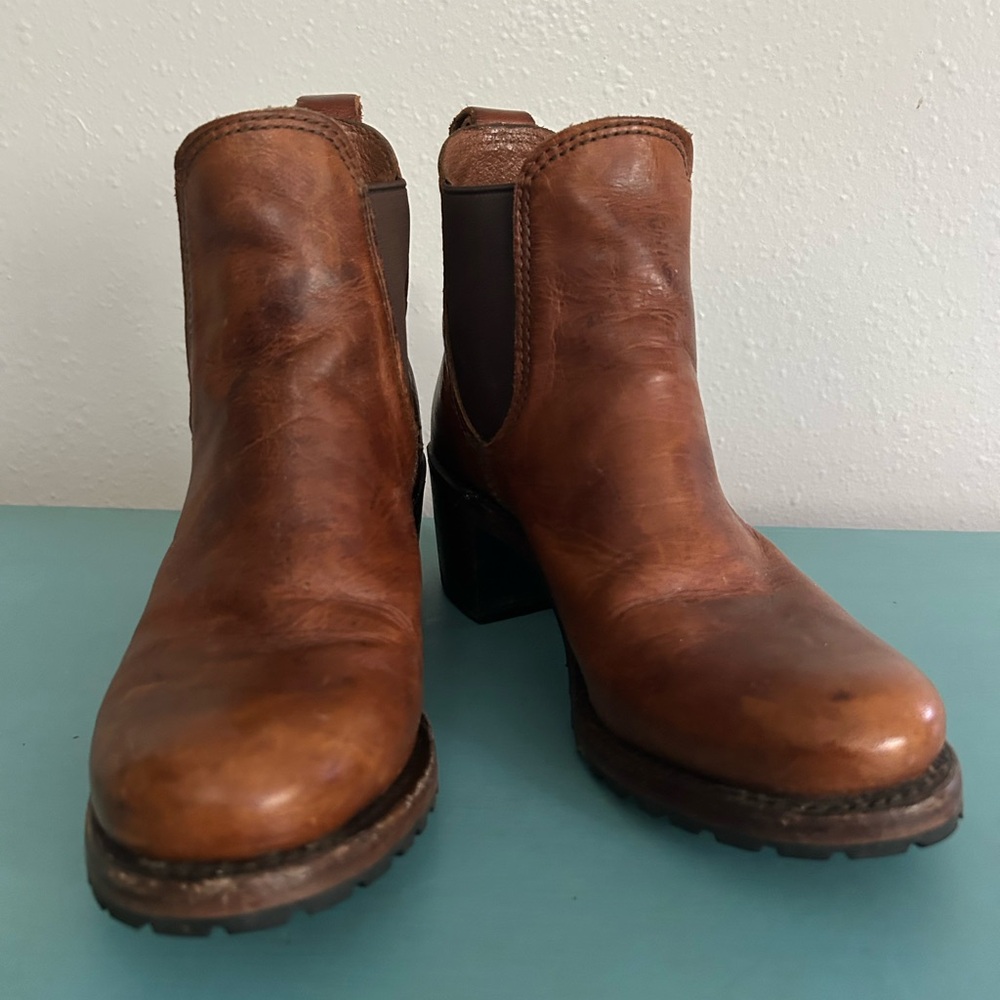 Frye Sabrina Boots 8.5
